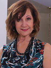 Horny American mature Demi loves playing with herself